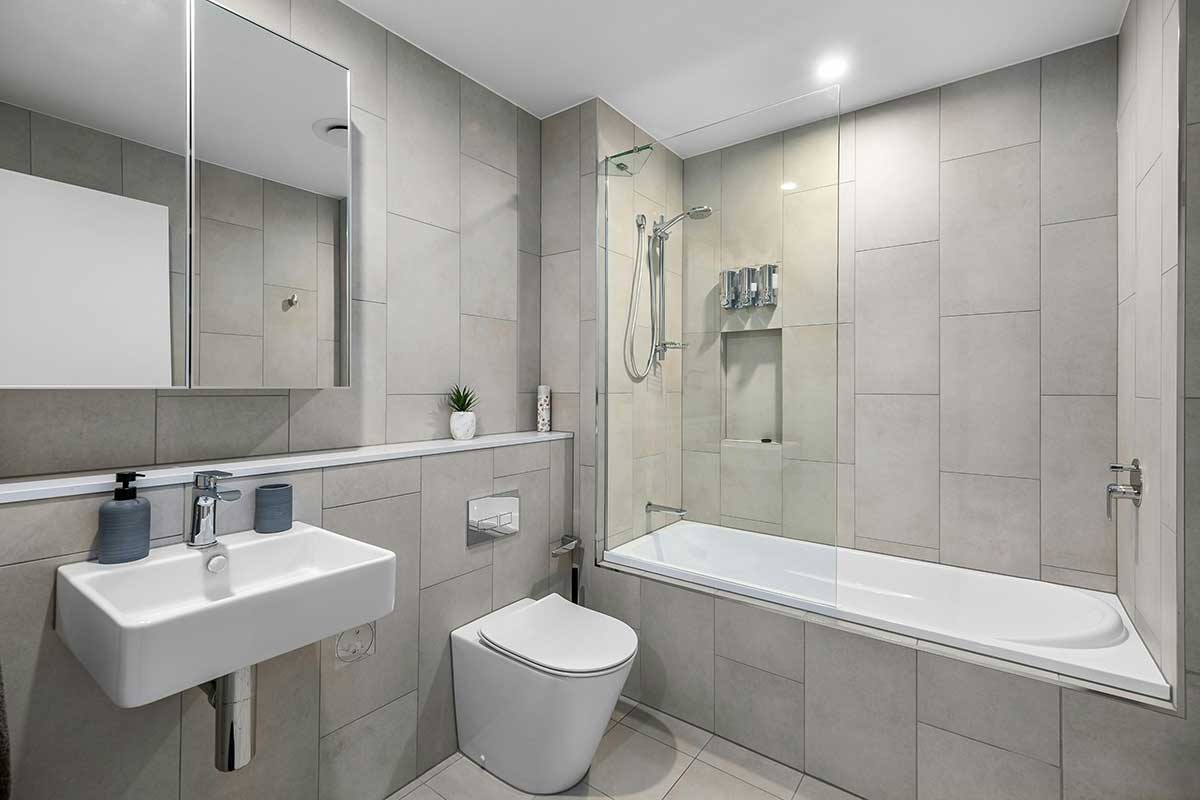 Shrenovation bathroom